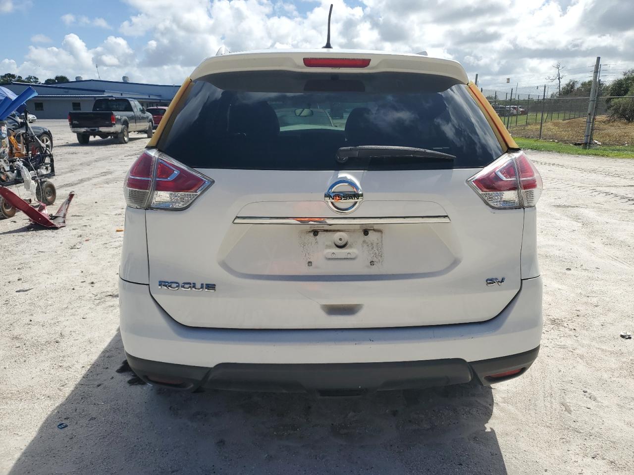 2016 Nissan Rogue S VIN: KNMAT2MT6GP599189 Lot: 82314255