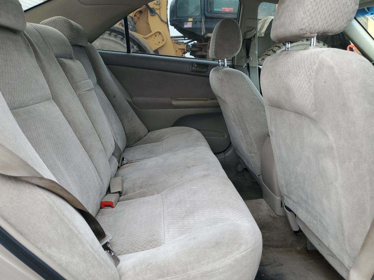 2003 Toyota Camry Le VIN: 4T1BE32K33U118272 Lot: 82317575