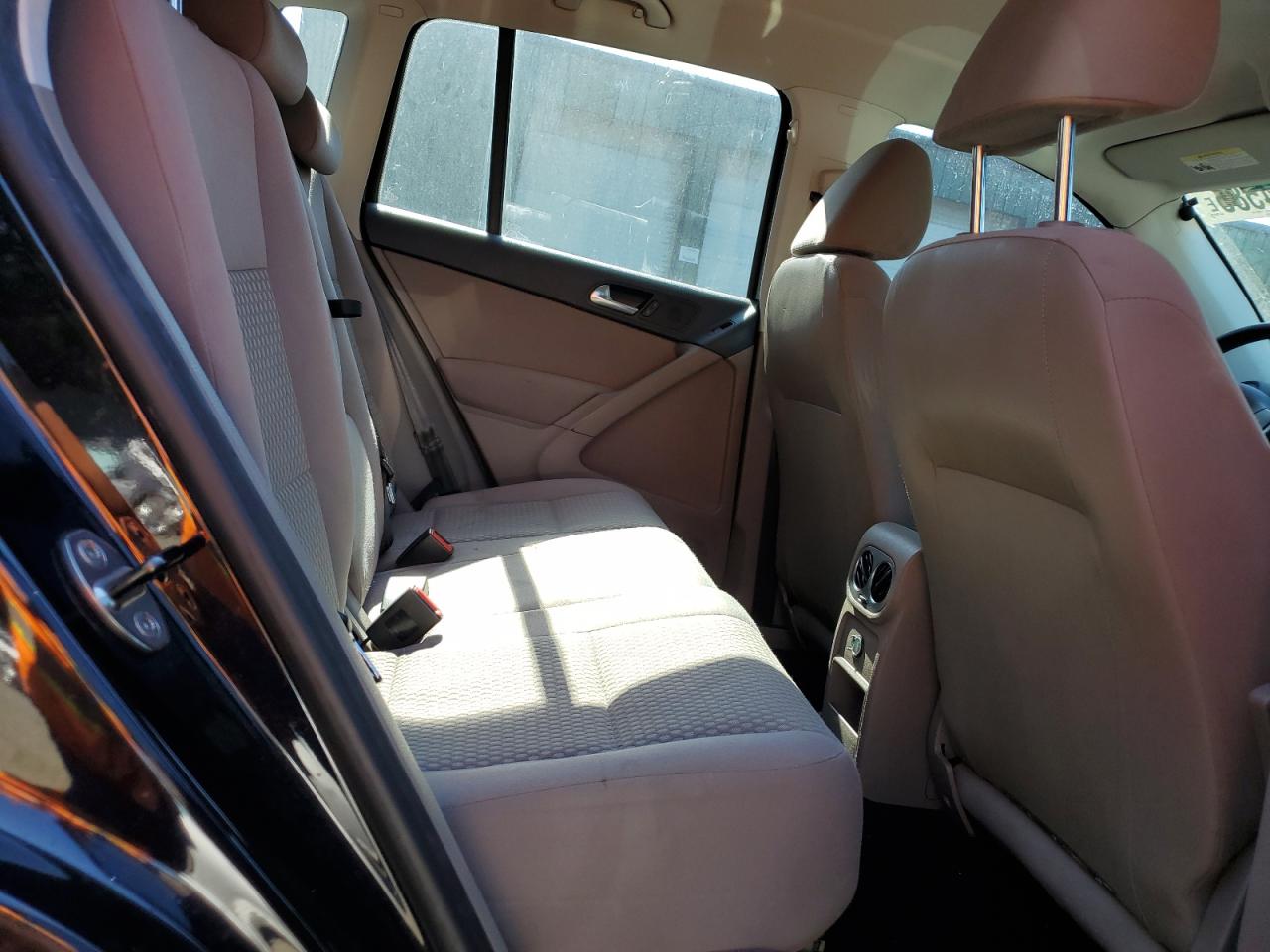 2011 Volkswagen Tiguan S VIN: WVGBV7AX0BW521925 Lot: 85304585