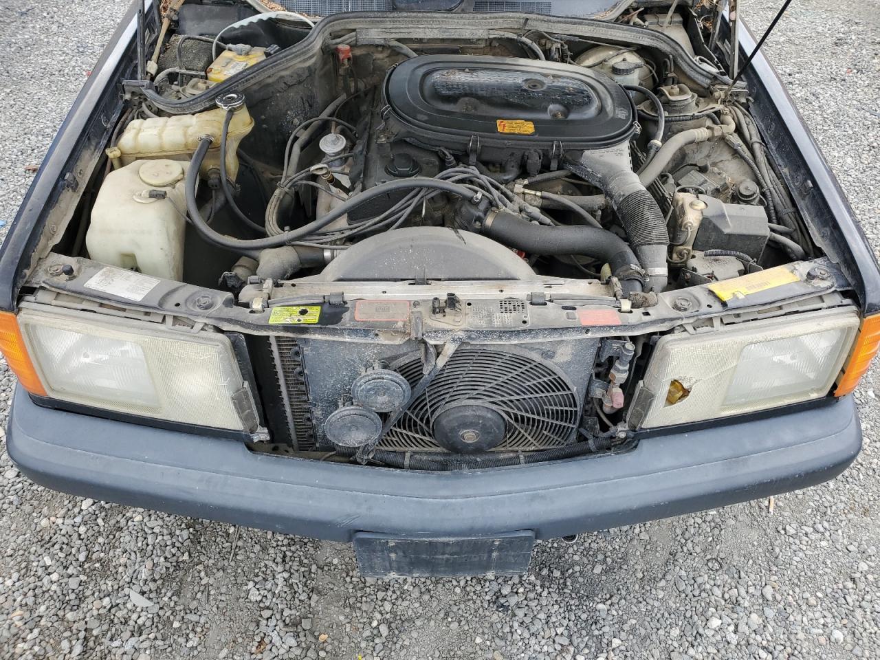 1992 Mercedes-Benz 190 E 2.3 VIN: WDBDA28D5NF977395 Lot: 85899475