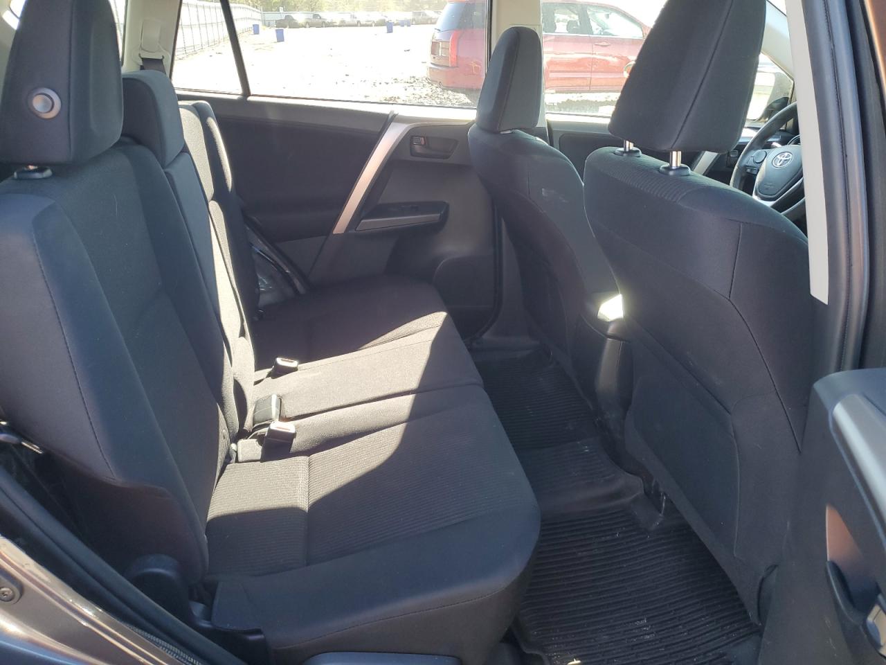2017 Toyota Rav4 Le VIN: JTMZFREV0HJ128761 Lot: 86250565