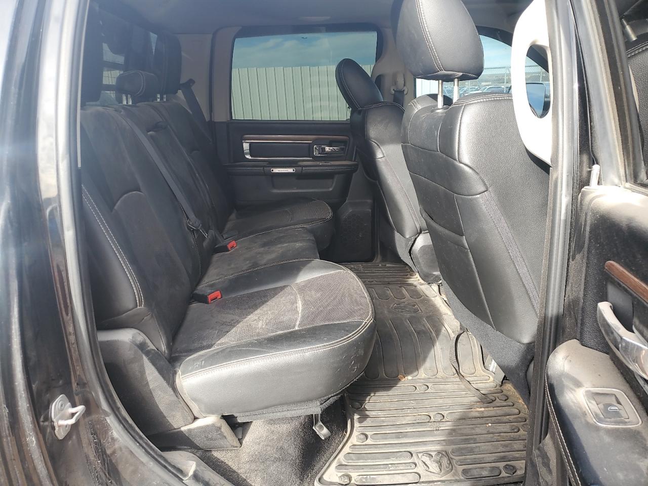 2015 Ram 3500 Laramie VIN: 3C63R3JL9FG570166 Lot: 89888725