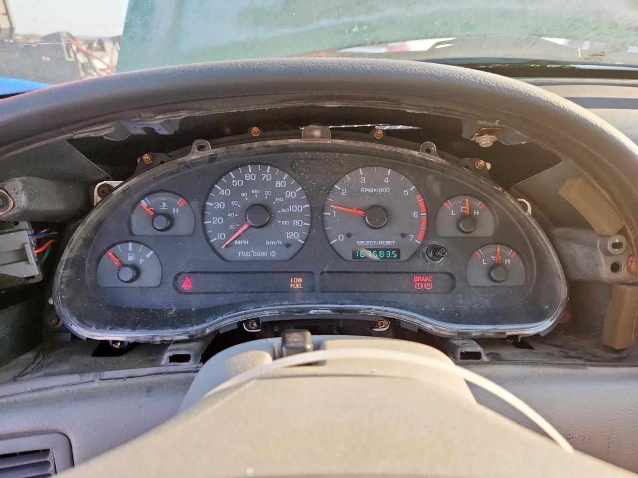 2000 Ford Mustang VIN: 1FAFP4044YF157545 Lot: 84994295