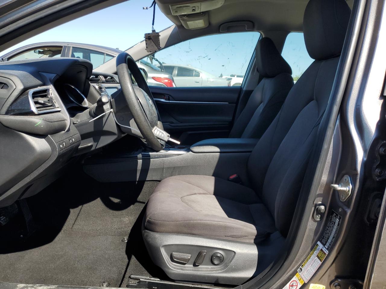 2018 Toyota Camry L VIN: 4T1B11HK6JU080556 Lot: 85271735