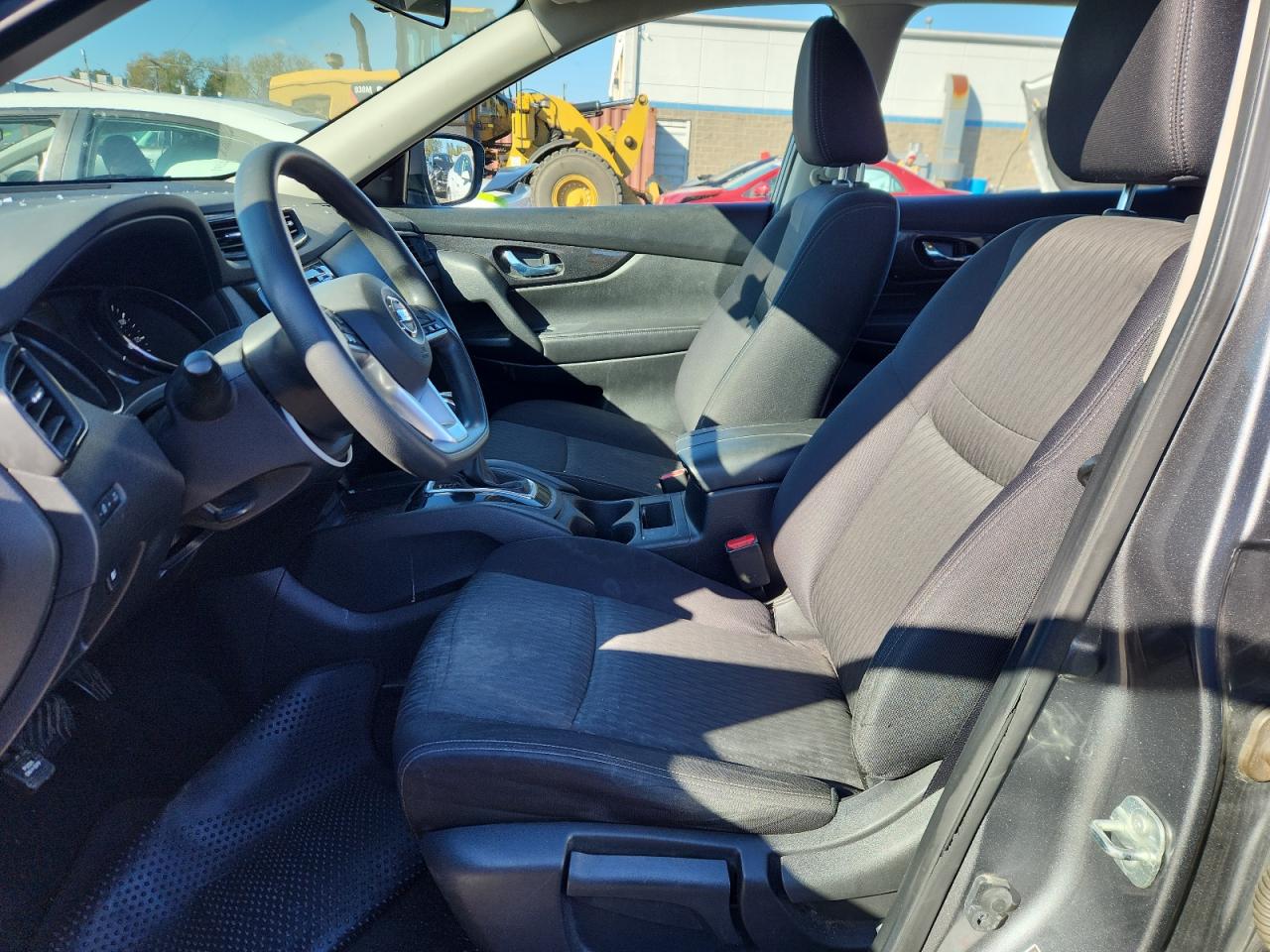 2018 Nissan Rogue S VIN: JN8AT2MV6JW302750 Lot: 85915405