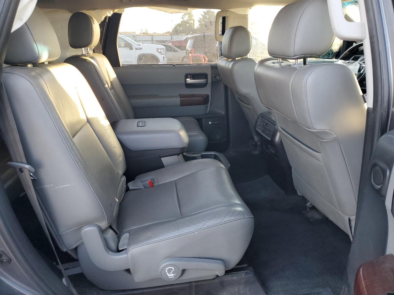 2014 Toyota Sequoia Platinum VIN: 5TDDY5G13ES097530 Lot: 85763075