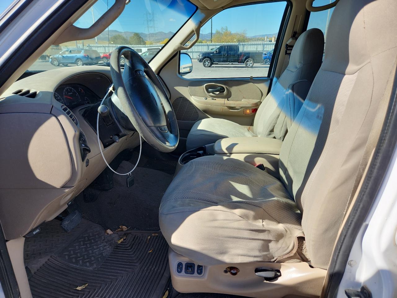 2001 Ford F150 Supercrew VIN: 1FTRW08LX1KE02005 Lot: 87033835