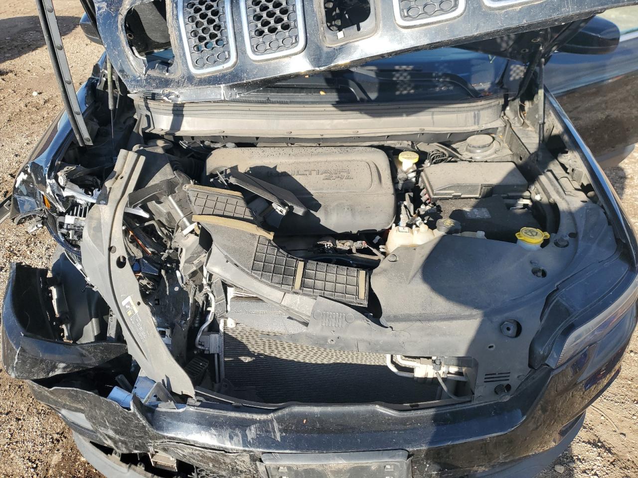 2019 Jeep Cherokee Latitude VIN: 1C4PJLCBXKD359071 Lot: 89703565