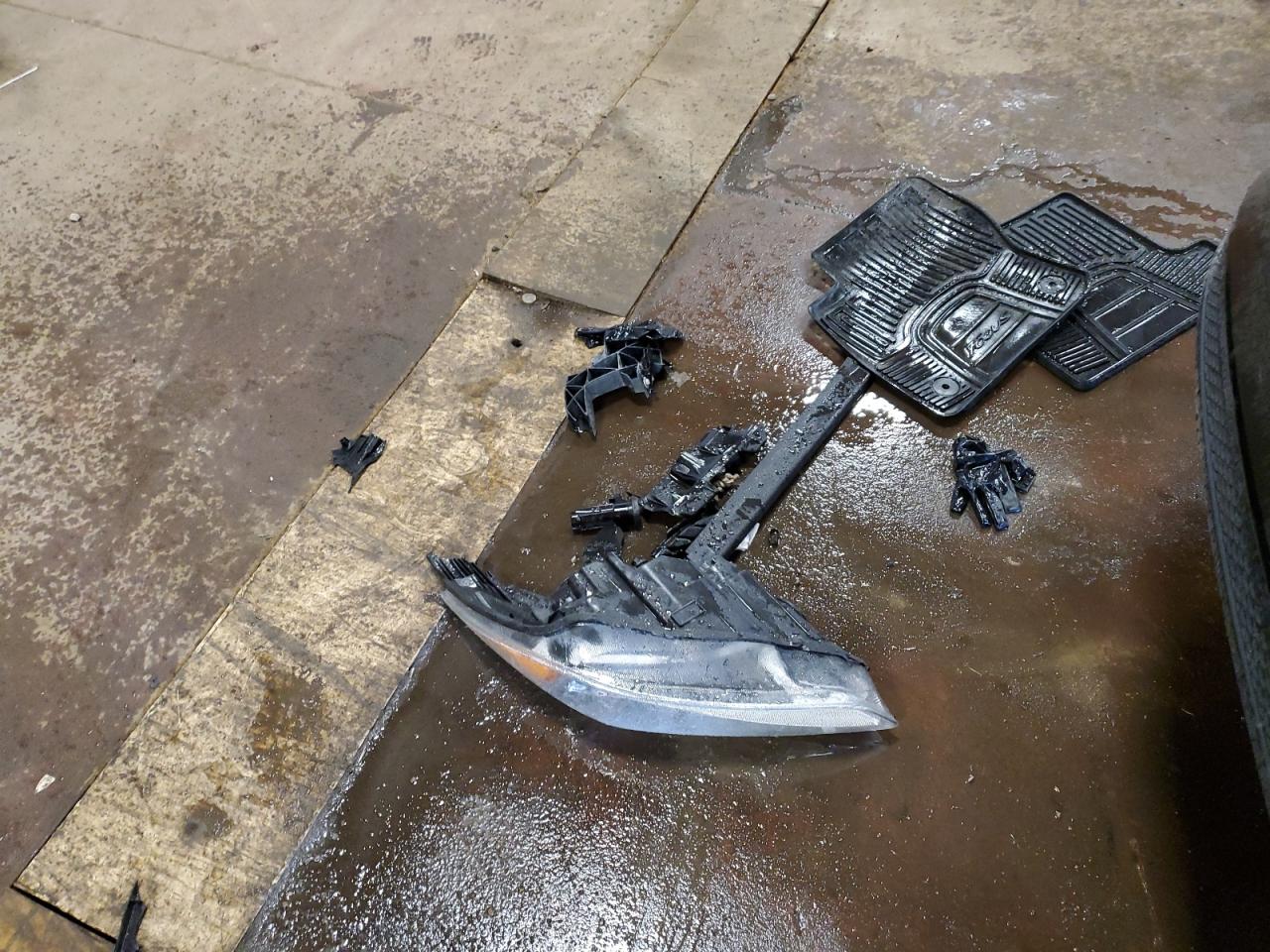 2017 Ford Focus Se VIN: 1FADP3F22HL275828 Lot: 85681635