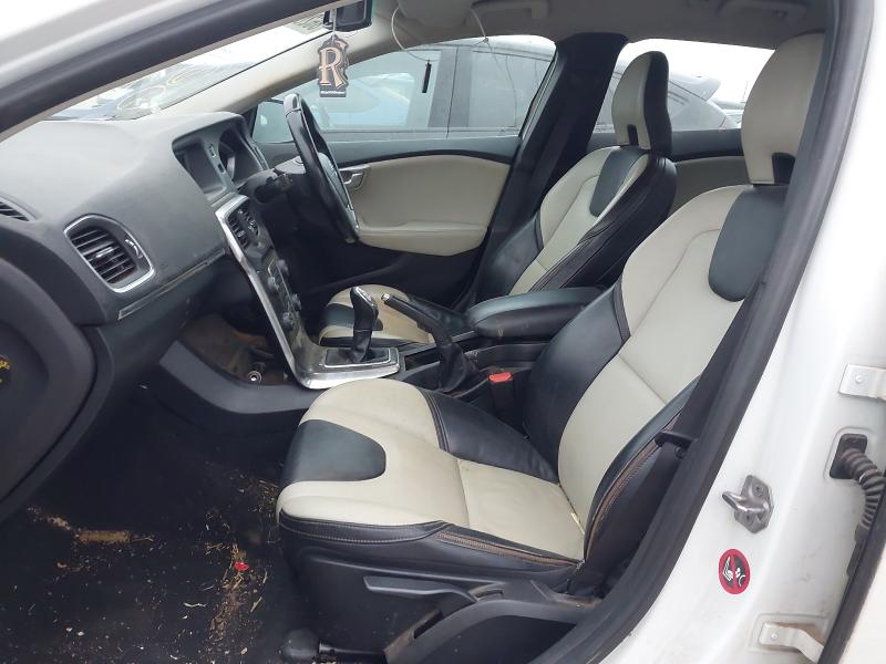 2013 VOLVO V40 D2 CROSS COUNTRY LUX 5DR