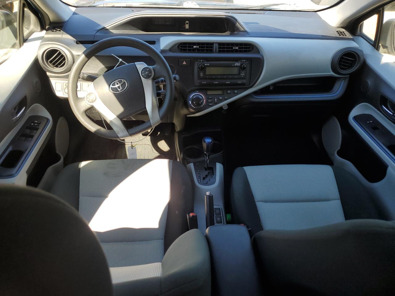 2012 Toyota Prius C VIN: JTDKDTB31C1520714 Lot: 90399085