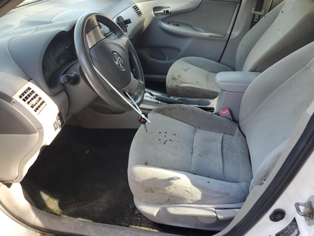 2010 Toyota Corolla Base VIN: 2T1BU4EE4AC276830 Lot: 84890945