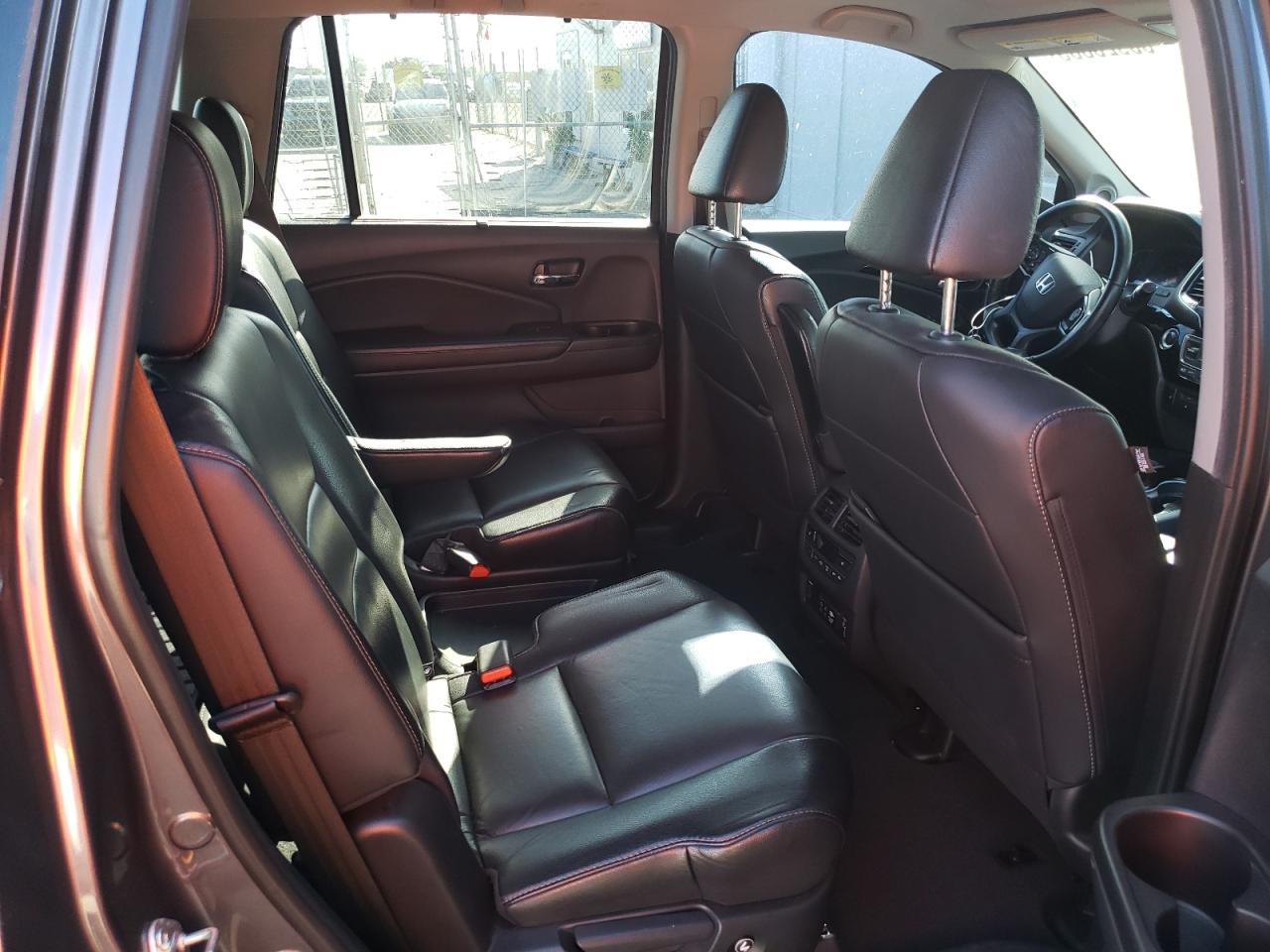 2019 Honda Pilot Touring VIN: 5FNYF5H6XKB011261 Lot: 85925885
