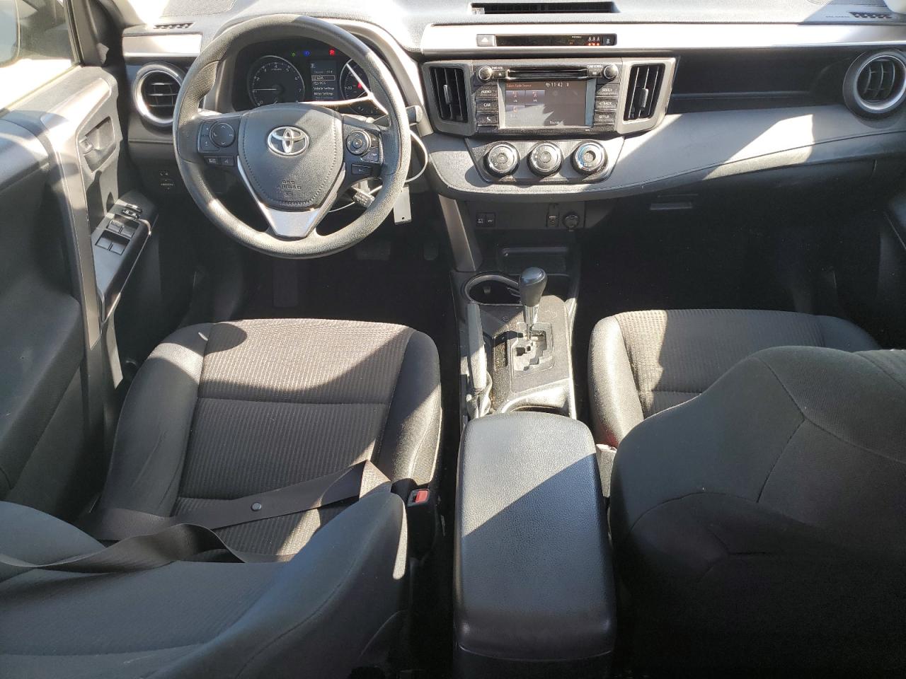 2017 Toyota Rav4 Le VIN: JTMBFREVXHD210657 Lot: 82184535