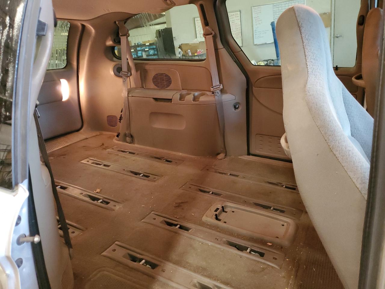 2002 Dodge Grand Caravan El VIN: 1B4GP34392B575475 Lot: 82430855