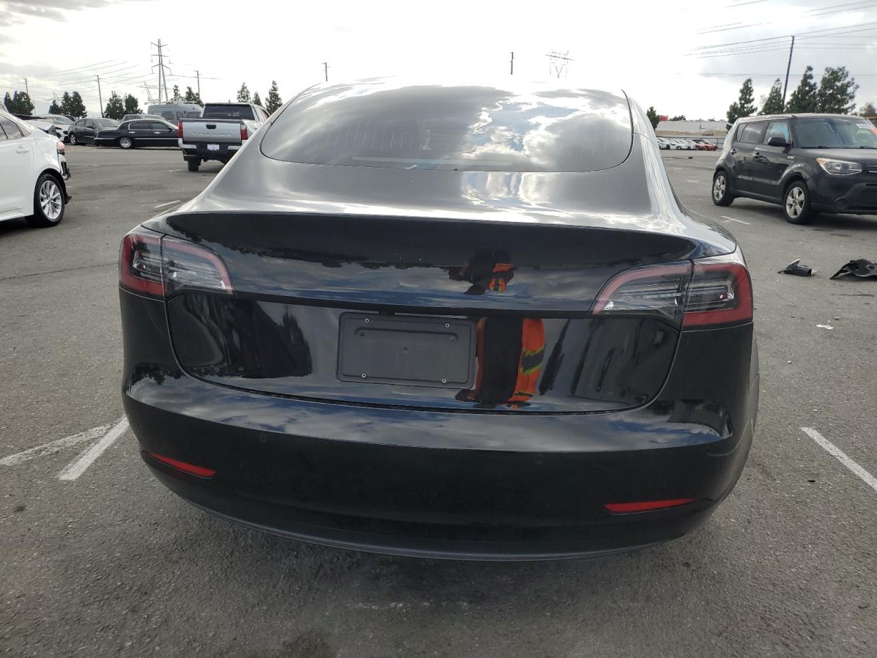 2020 Tesla Model 3 VIN: 5YJ3E1EAXLF807895 Lot: 82421155