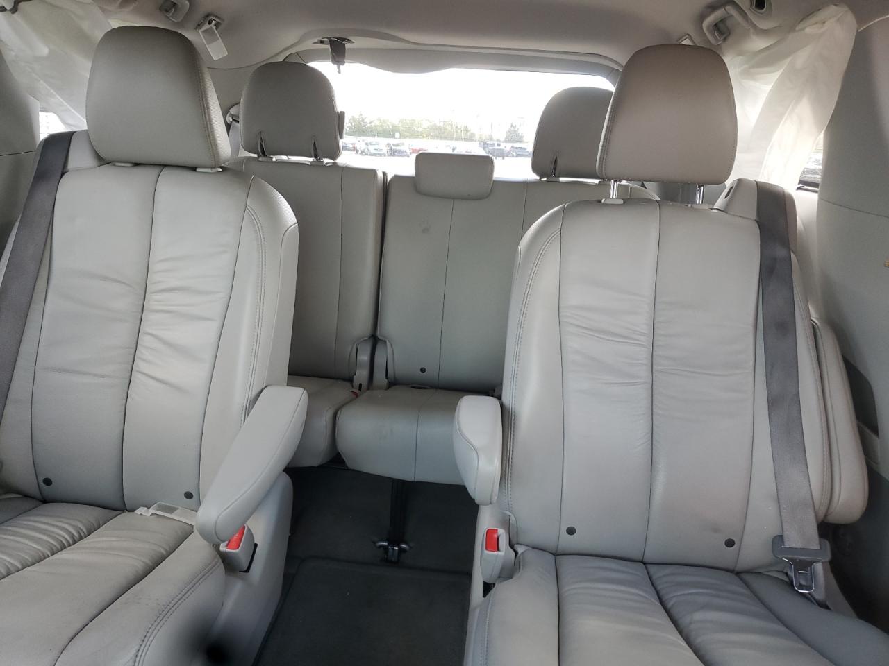 2011 Toyota Sienna Xle VIN: 5TDDK3DC6BS029911 Lot: 85330425