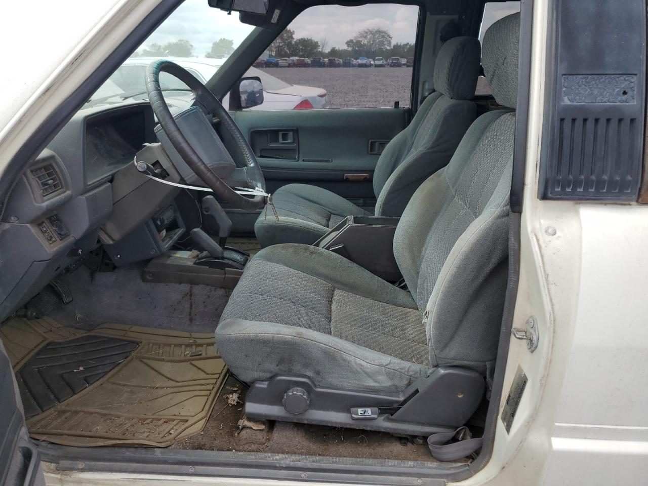 1988 Toyota 4Runner Vn66 Sr5 VIN: JT3VN66W8J0019827 Lot: 82001395