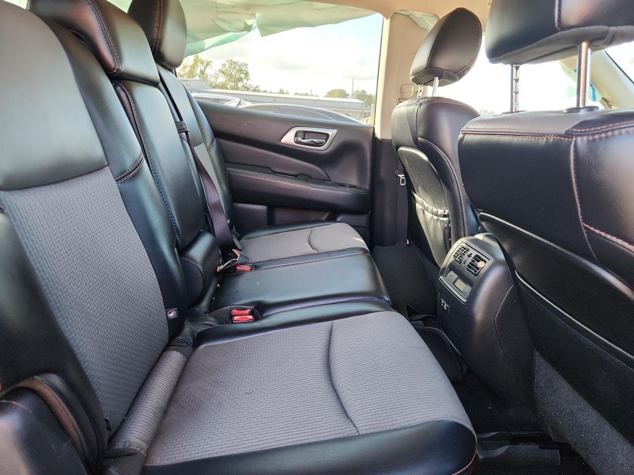 2019 Nissan Pathfinder S VIN: 5N1DR2MM1KC648699 Lot: 85578805