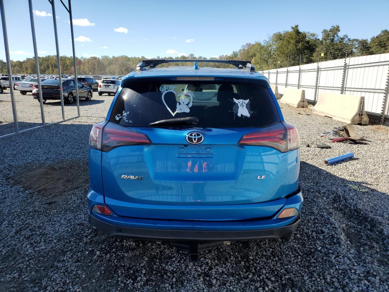 2018 Toyota Rav4 Le VIN: JTMZFREV0JJ747916 Lot: 85899425