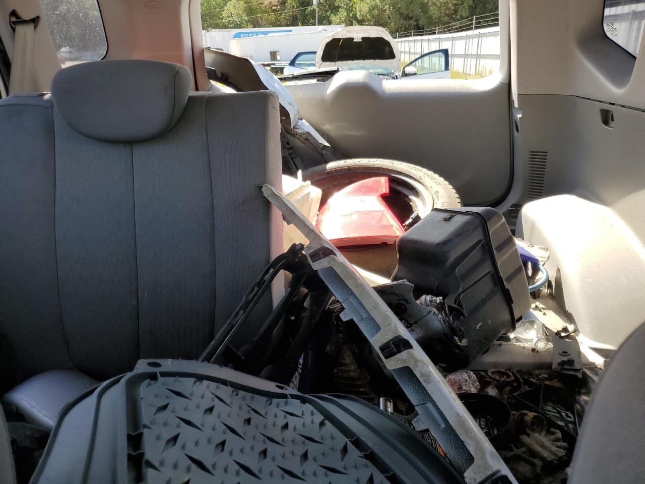 2008 Kia Rondo Lx VIN: KNAFG526087172484 Lot: 84717225