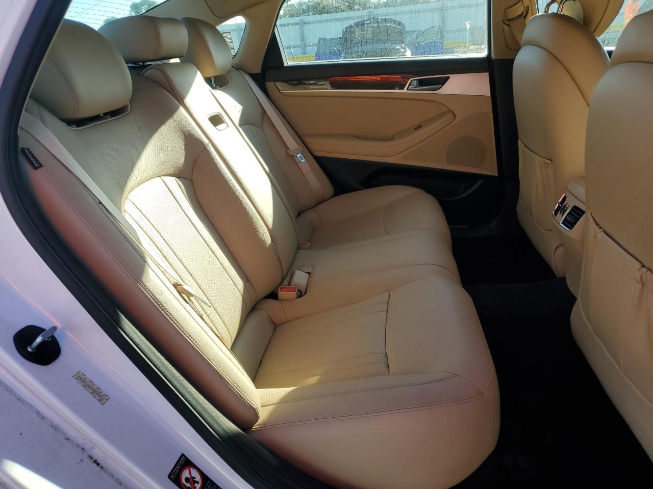 2015 Hyundai Genesis 3.8L VIN: KMHGN4JE6FU014001 Lot: 85002245