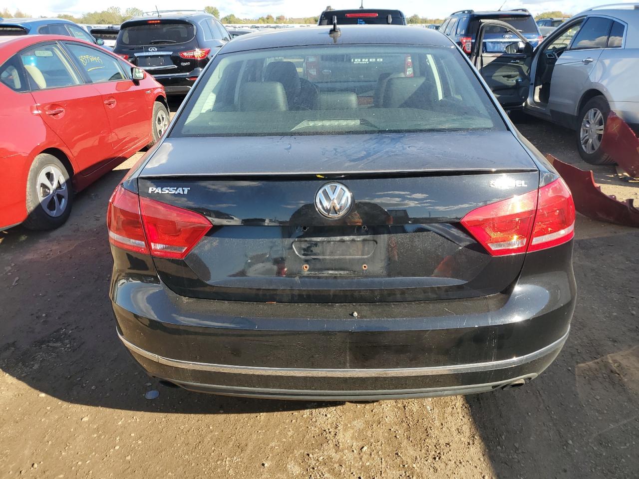 2013 Volkswagen Passat Sel VIN: 1VWCM7A33DC069057 Lot: 85385315