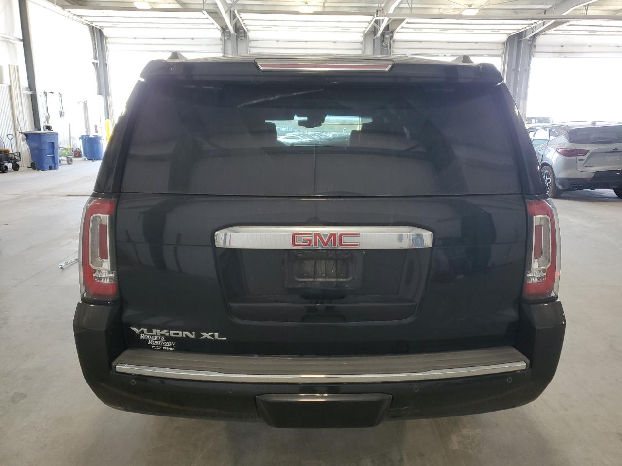 2017 GMC Yukon Xl Denali VIN: 1GKS2HKJ8HR171114 Lot: 82371045