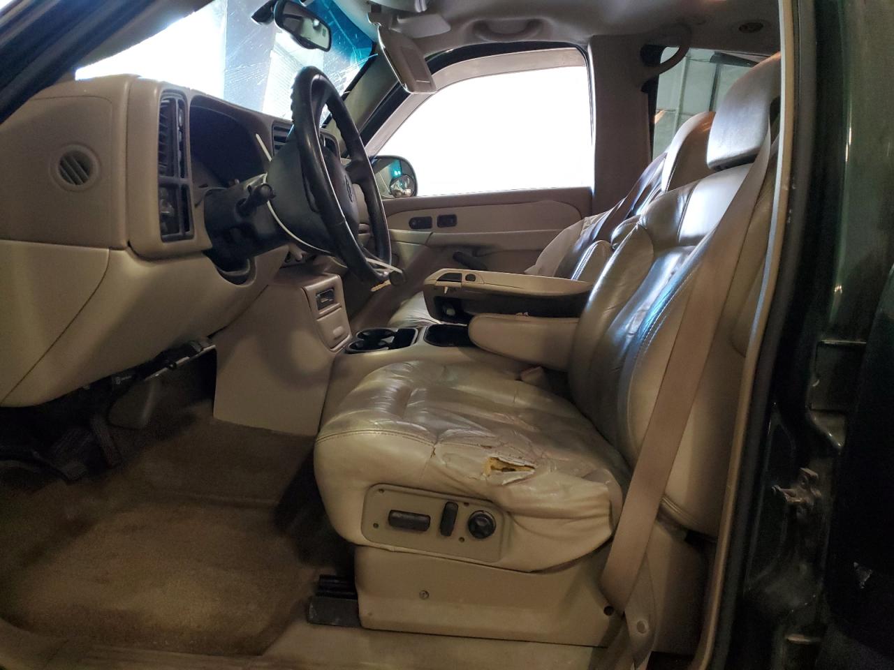 2001 Chevrolet Suburban K2500 VIN: 3GNGK26U81G225205 Lot: 86236315