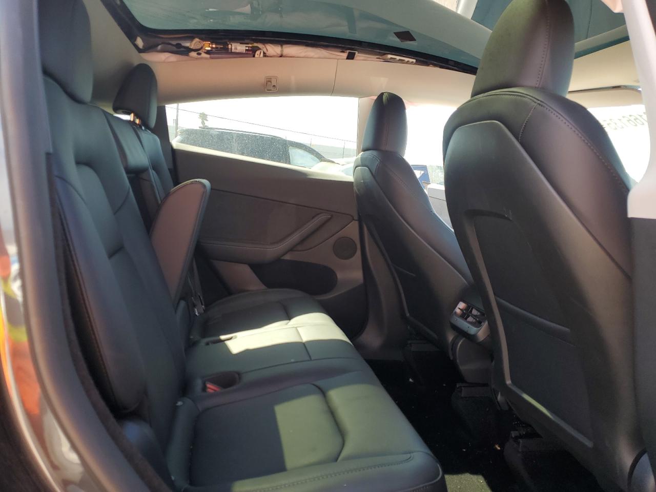 2024 Tesla Model Y VIN: 7SAYGDEFXRF127181 Lot: 86166135