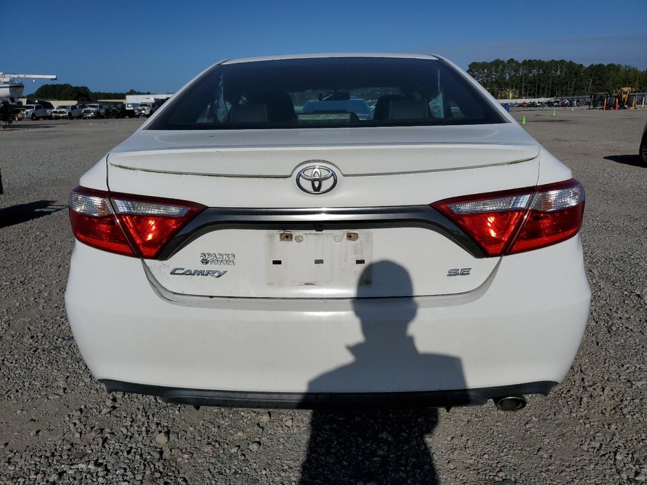 2015 Toyota Camry Le VIN: 4T1BF1FK9FU474077 Lot: 81926125