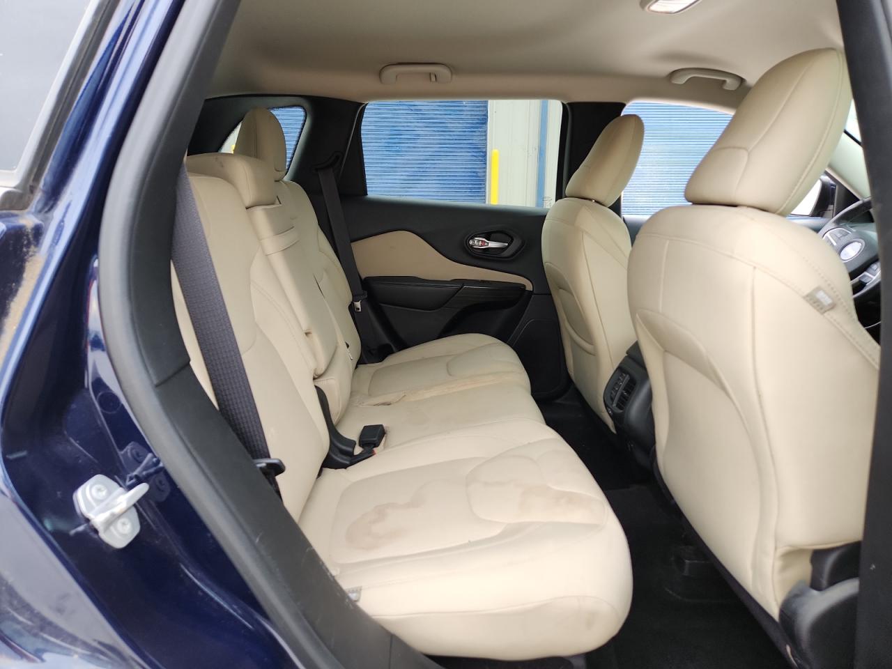 2016 Jeep Cherokee Latitude VIN: 1C4PJLCS2GW114311 Lot: 86828525