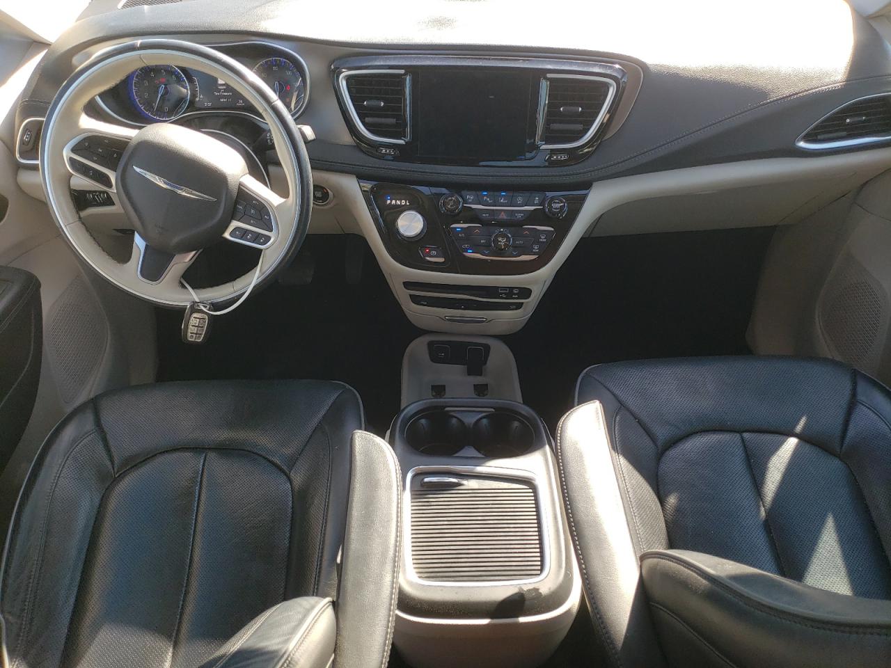 2018 Chrysler Pacifica Limited VIN: 2C4RC1GG5JR357785 Lot: 90327085