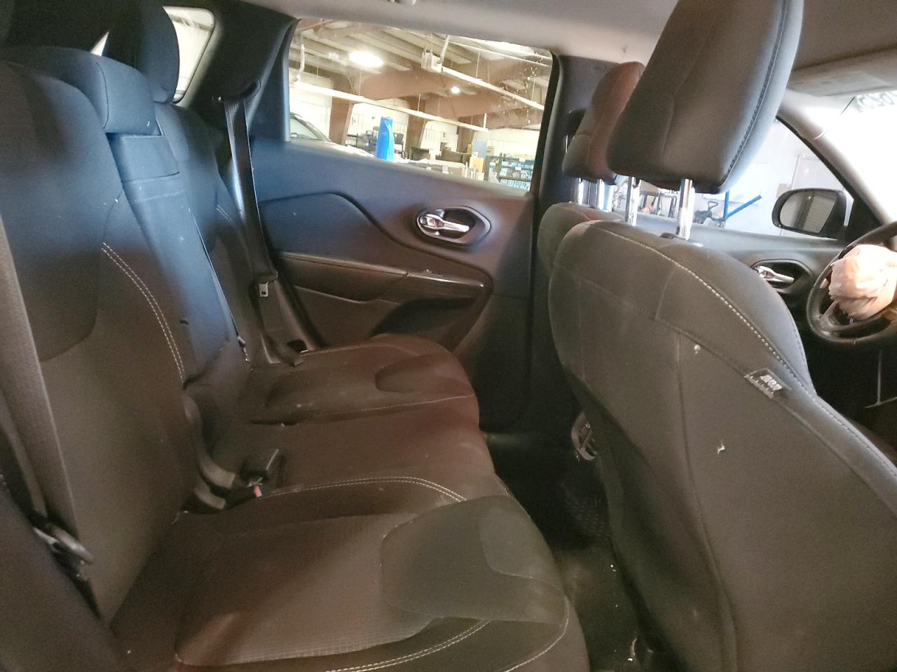 2016 Jeep Cherokee Latitude VIN: 1C4PJLCS3GW177269 Lot: 86062625