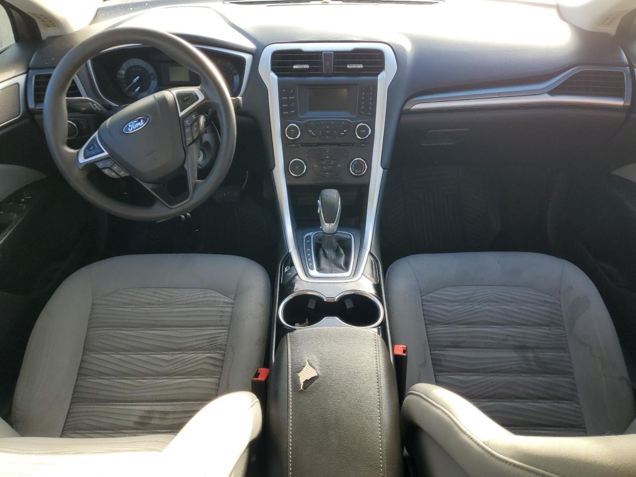 2016 Ford Fusion S VIN: 3FA6P0G70GR147993 Lot: 84700295