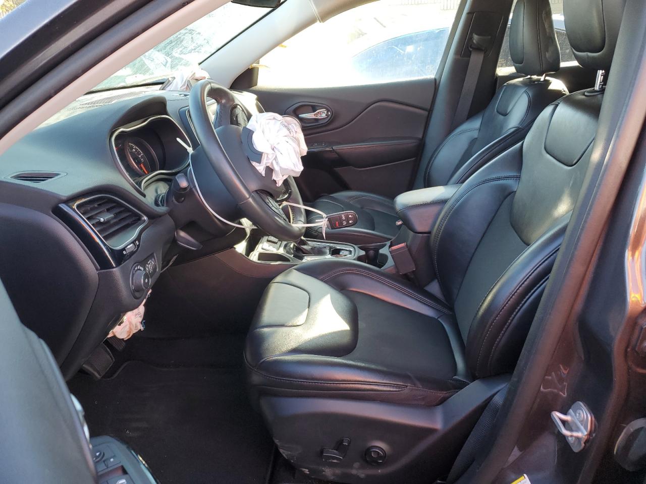 2020 Jeep Cherokee Latitude Plus VIN: 1C4PJLLB6LD561309 Lot: 85646605