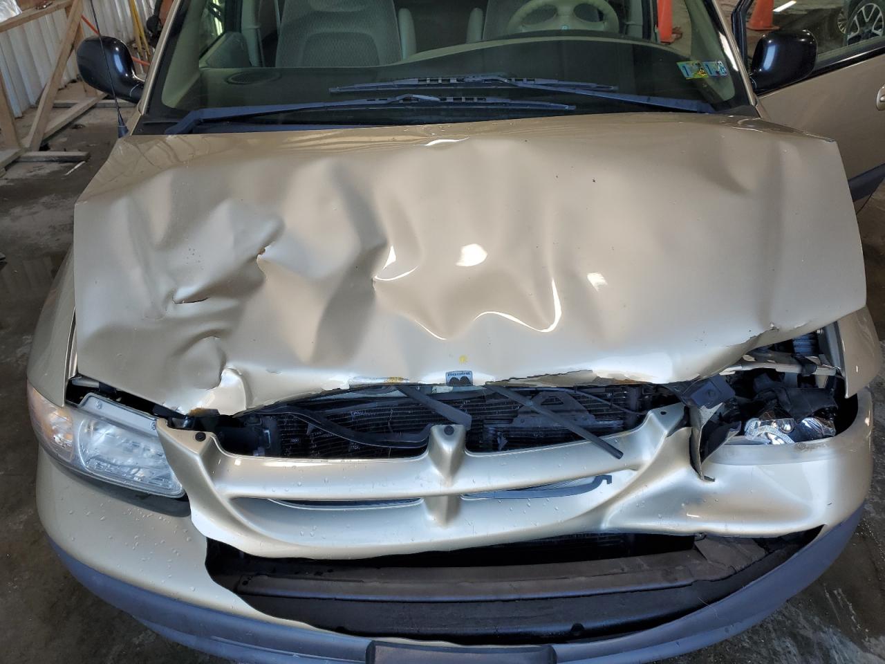 2000 Dodge Caravan Se VIN: 2B4GP45G0YR795752 Lot: 85316445