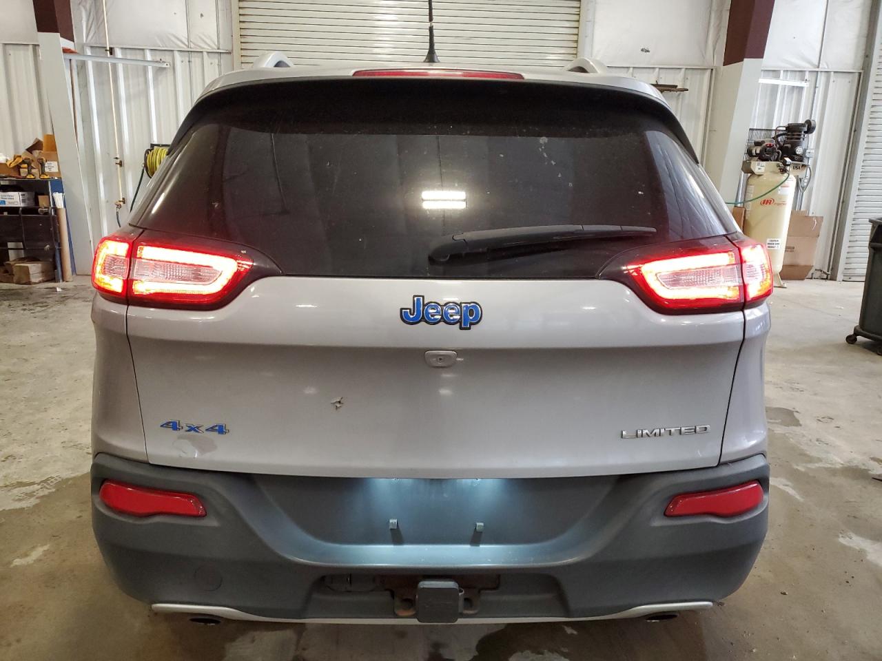 2014 Jeep Cherokee Limited VIN: 1C4PJMDS9EW197284 Lot: 82315445