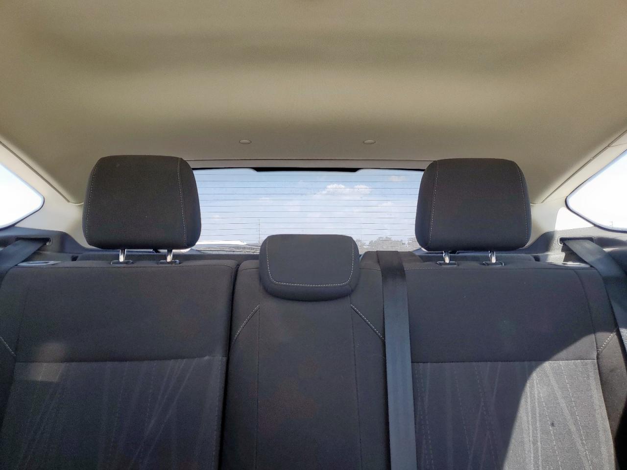 2017 Ford Focus Se VIN: 1FADP3K28HL295412 Lot: 84724905