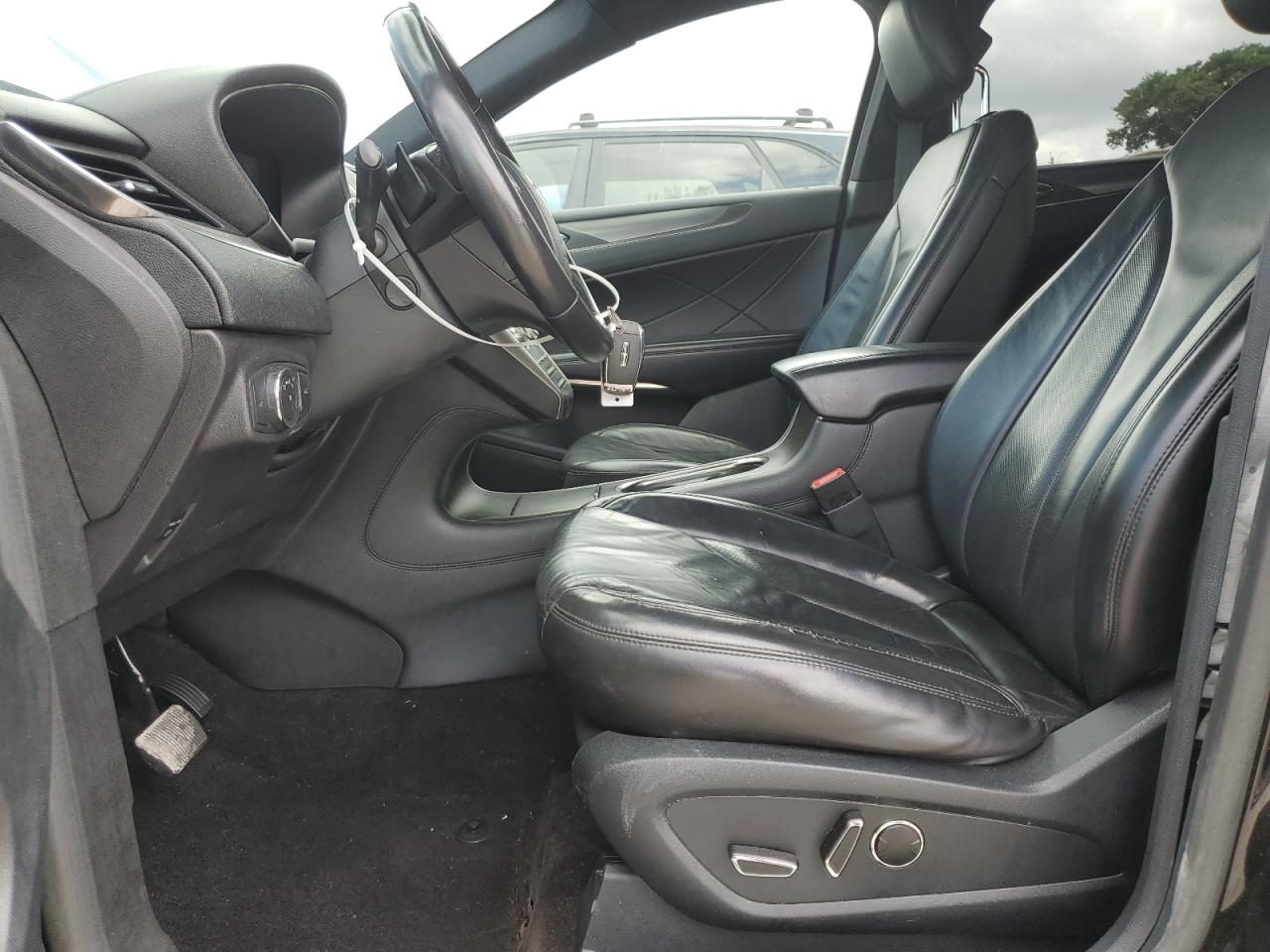 2017 Lincoln Mkc Select VIN: 5LMCJ2C95HUL03384 Lot: 90308095