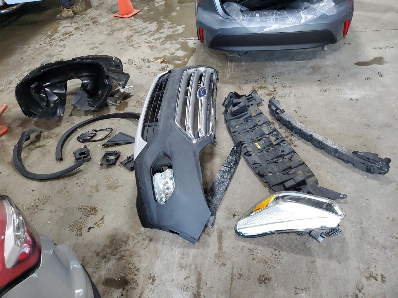 2017 Ford Escape Se VIN: 1FMCU9GD2HUC98369 Lot: 85267035