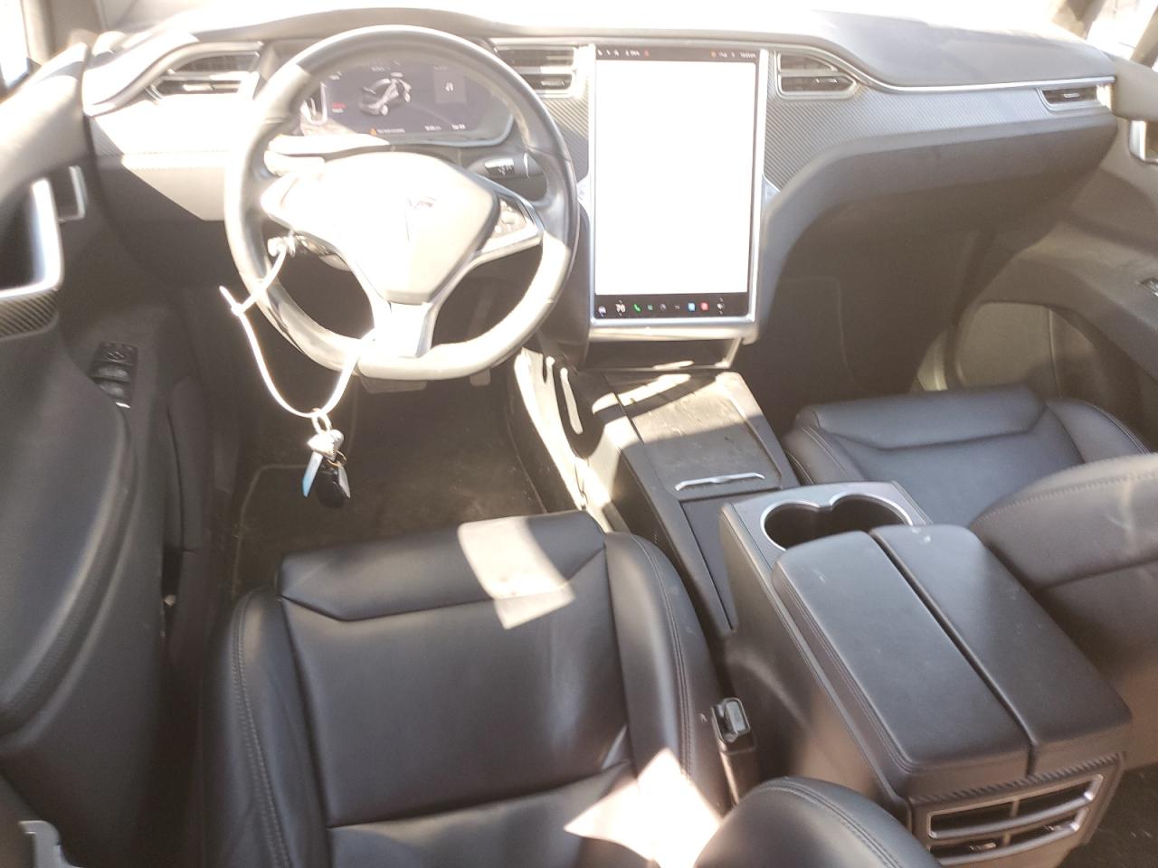 2017 Tesla Model X VIN: 5YJXCBE24HF076684 Lot: 85072435