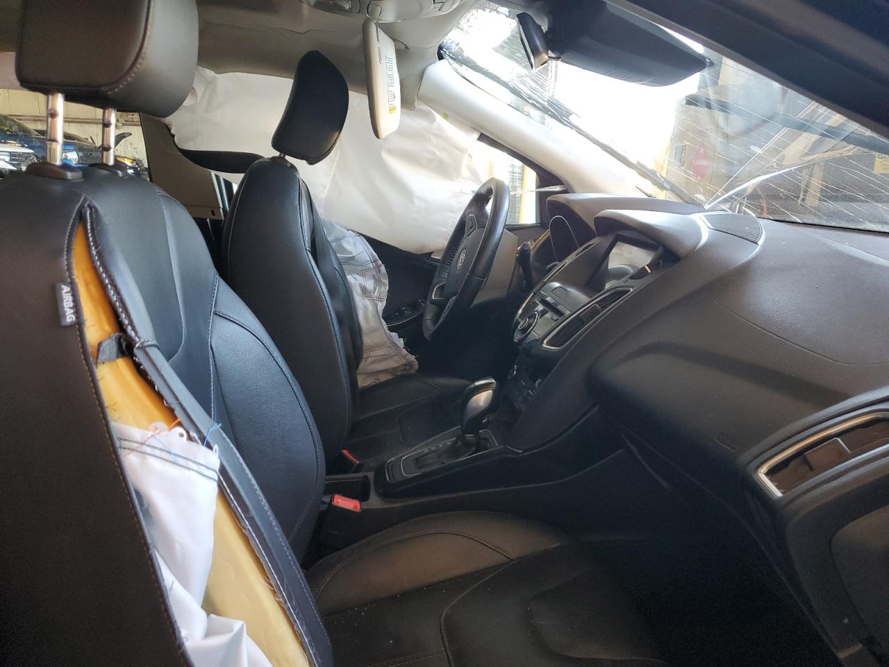 2016 Ford Focus Titanium VIN: 1FADP3N2XGL225310 Lot: 82356935