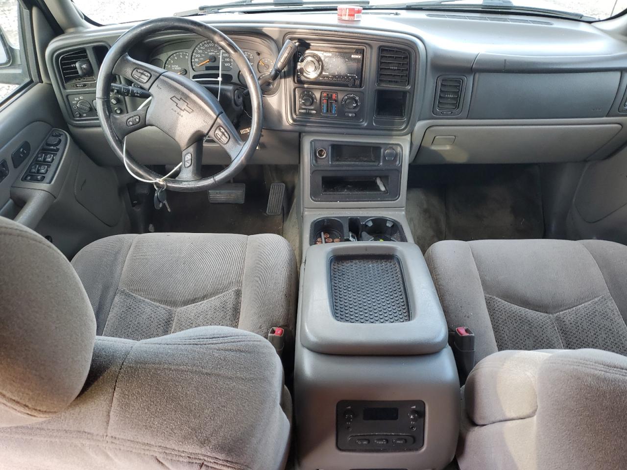 2004 Chevrolet Tahoe C1500 VIN: 1GNEC13ZX4J260975 Lot: 90933835