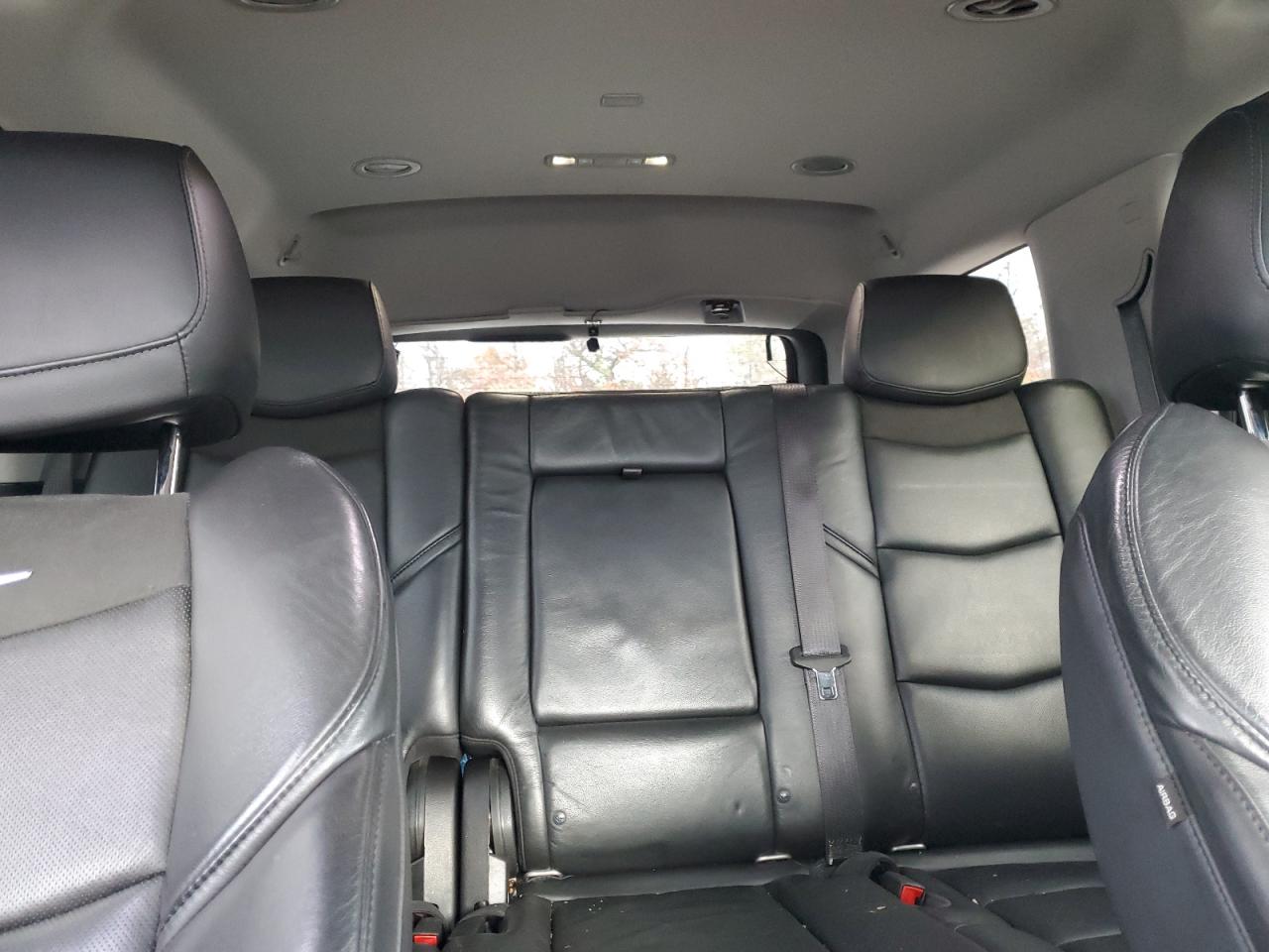 2019 Cadillac Escalade Luxury VIN: 1GYS4BKJ1KR139318 Lot: 85394495