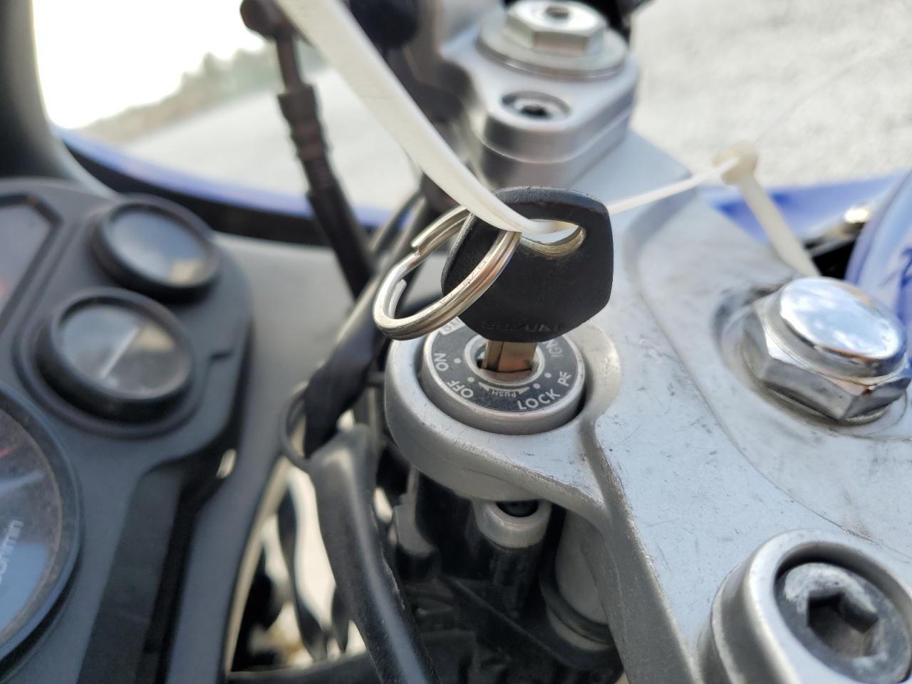 1998 Suzuki Gsx600 F VIN: JS1GN79A1W2102628 Lot: 84973035