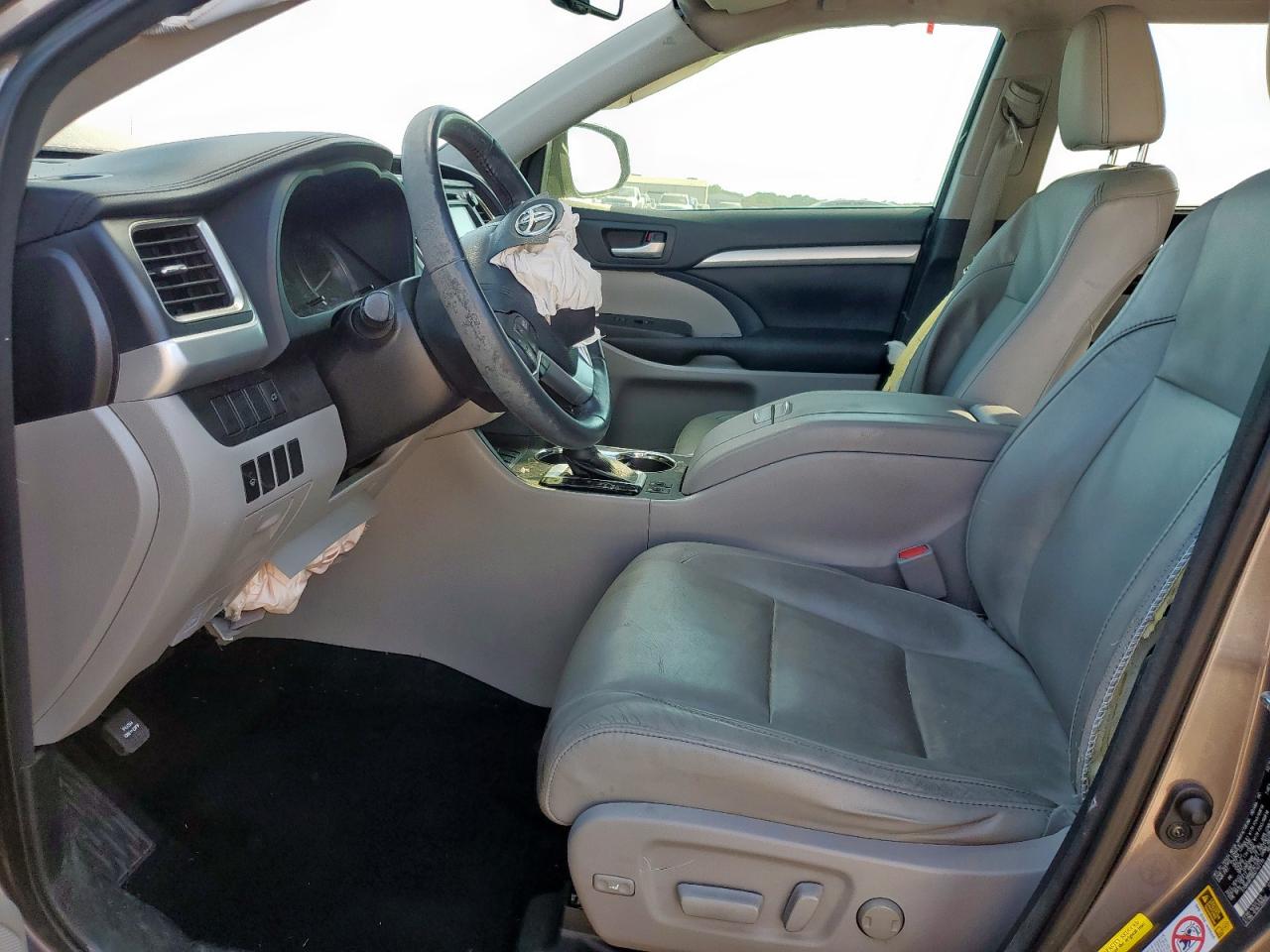 2016 Toyota Highlander Xle VIN: 5TDKKRFH8GS145119 Lot: 86299375