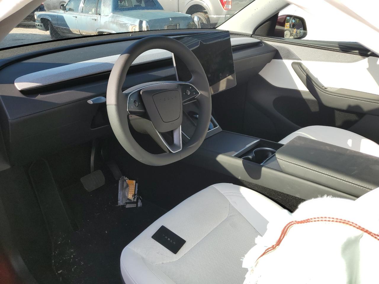 2026 Tesla Model Y VIN: 7SAYGDED2TA446870 Lot: 84550015