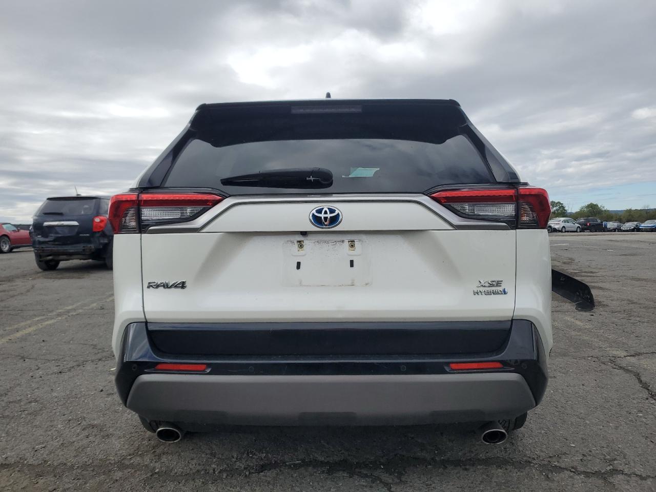 2019 Toyota Rav4 Xse VIN: JTMEWRFV7KD512068 Lot: 85667265