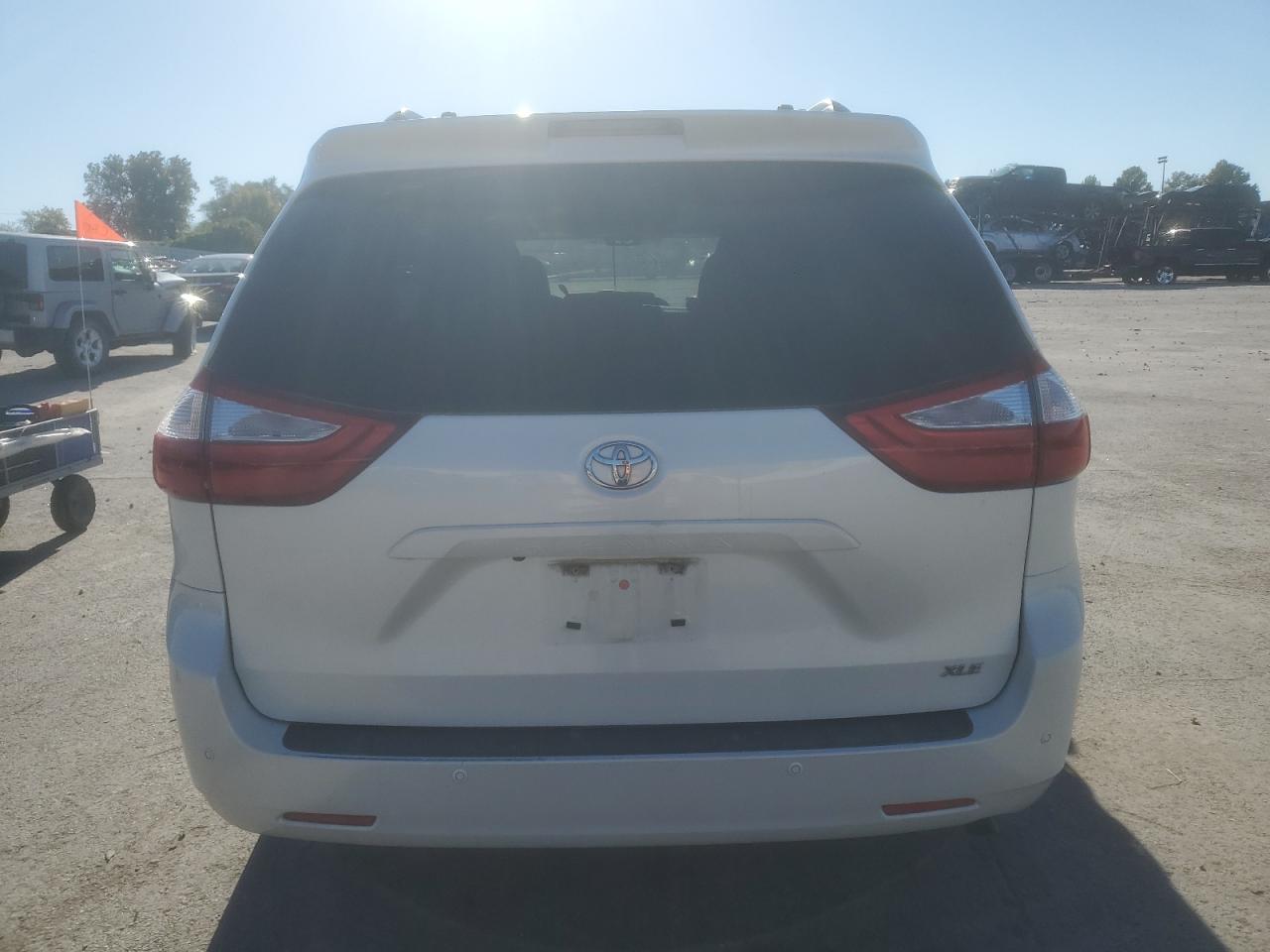 2015 Toyota Sienna Xle VIN: 5TDYK3DC7FS536288 Lot: 87284405